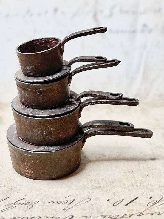 low cooiking pot with lid - Alison Davies