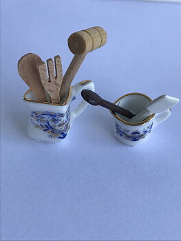 Kitchen utensils