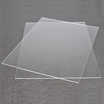 Plexiglasskivor 23 cm * 30,5 cm. 1 mm tjock. 2 st