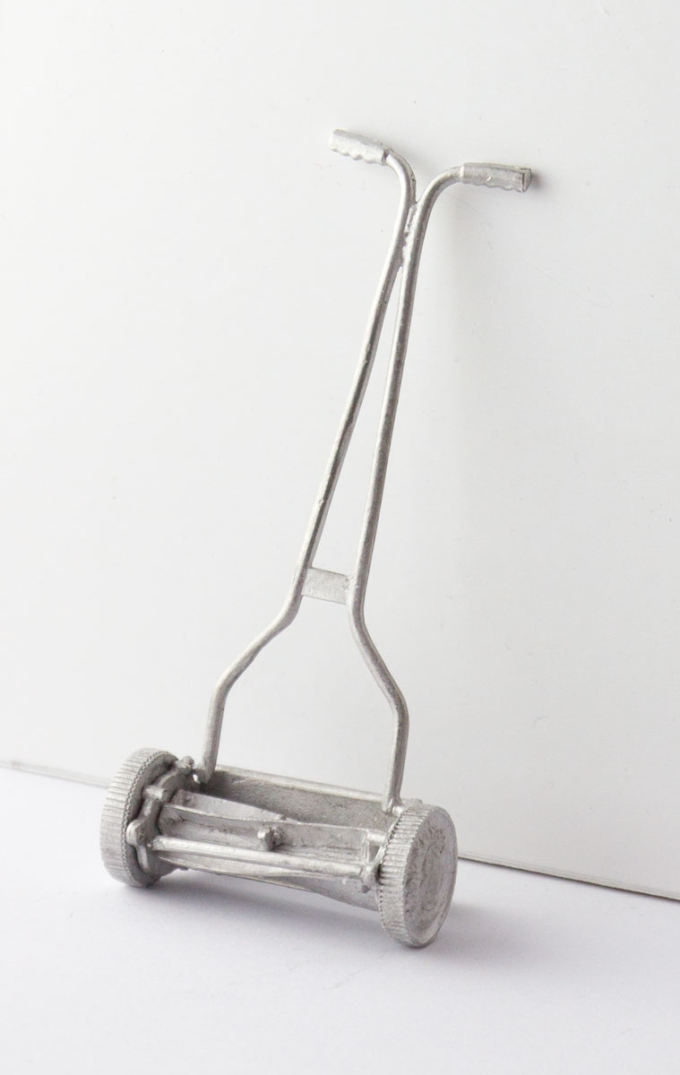 Lawnmower - kit in white metal