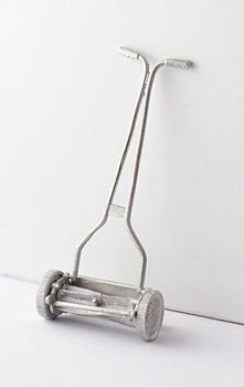 Lawnmower - kit in white metal