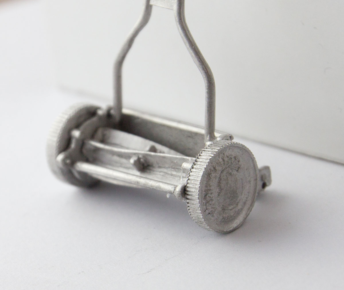 Lawnmower - kit in white metal - 2