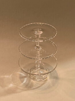 Cake dish in glass - handmade in UK