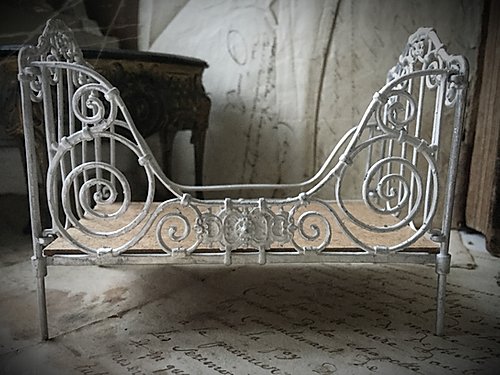 18th Century cot/Day bed- kit från Alison Davies - 2