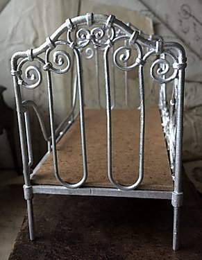 18th Century cot/Day bed- kit från Alison Davies - 3