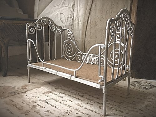 18th Century cot/Day bed- kit från Alison Davies - 5
