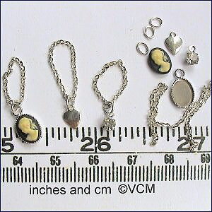 Kit för tre halsband i silver - kit från Valerie Claire Miniatures