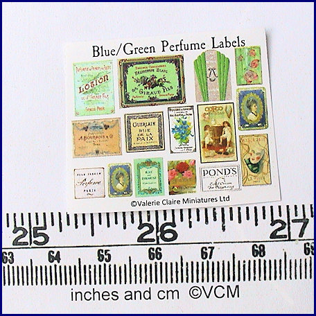 Blå/gröna etiketter till parfymflaskor- kit från Valerie Claire Miniatures