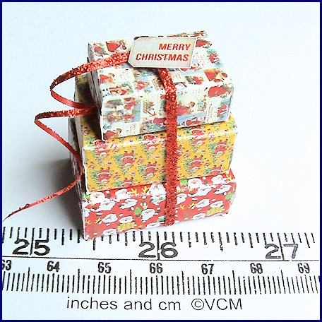 Kit till att göra tre paket i rött och gult -  från Valerie Claire Miniatures