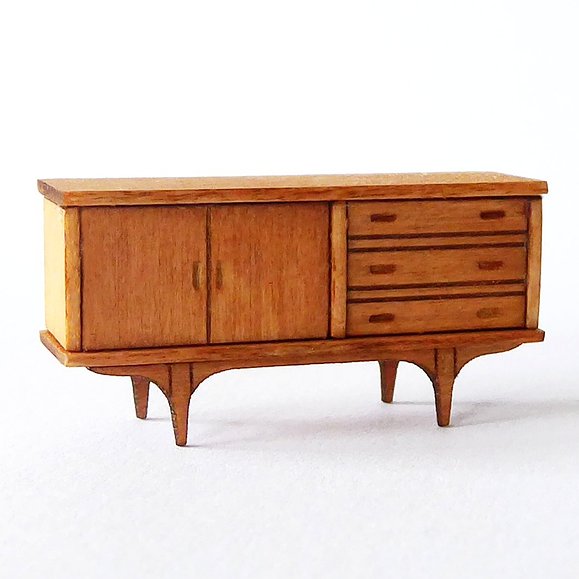 1:48th Scale Sideboard - 1:48th Scale Two Reclining Armchairs  - kit from Jane Harrop