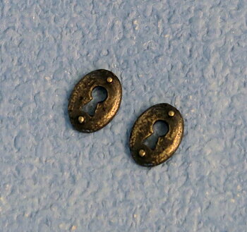 2 Keyholes i antik mässing