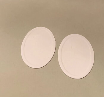 Two platters in paper  3,5 x 2,5cm