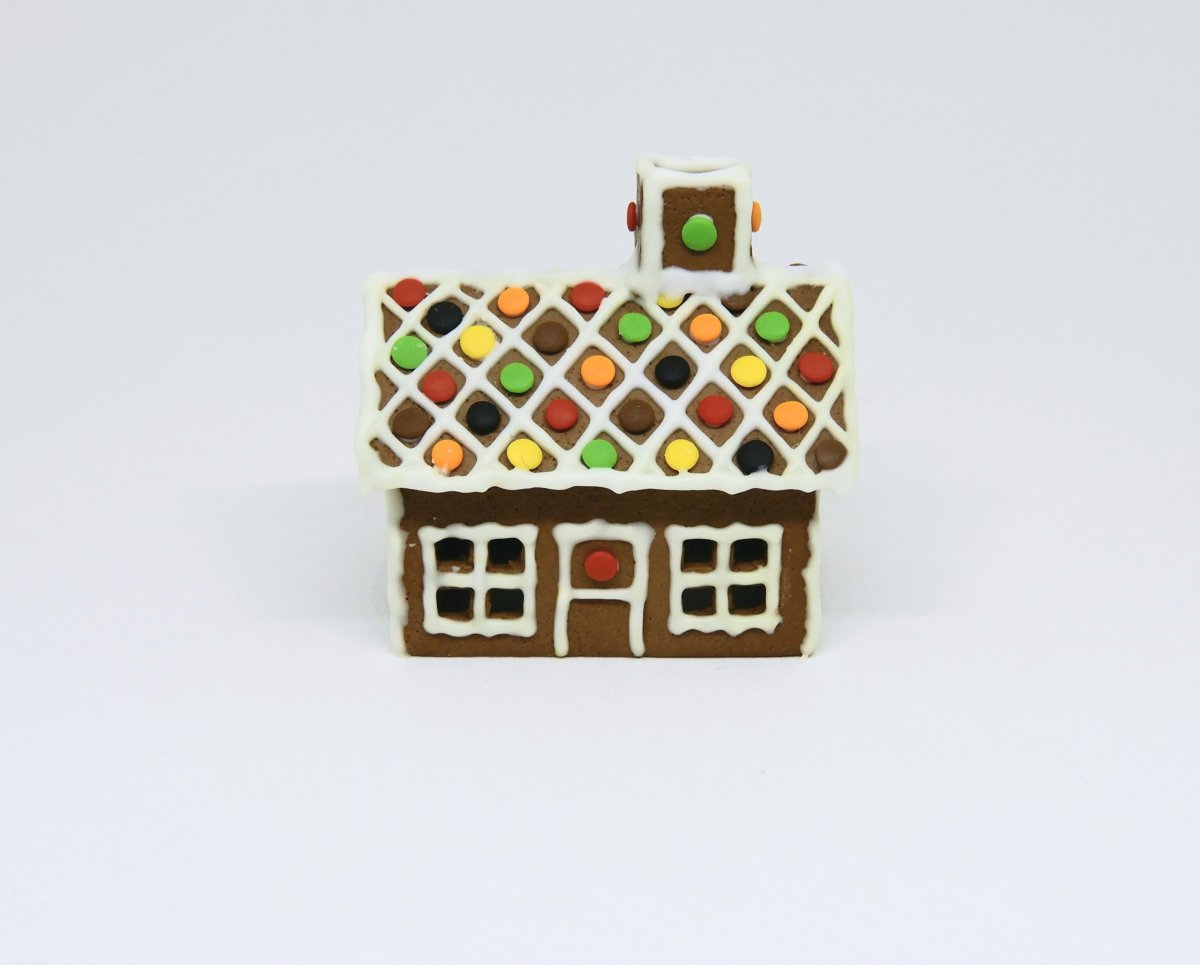 Gingerbread house - handmade by Sofia Zingmark - 3