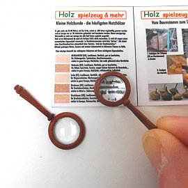 One "working"  magnifying glass