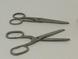 One "working" scissor