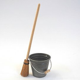 Bucket in metal and wood