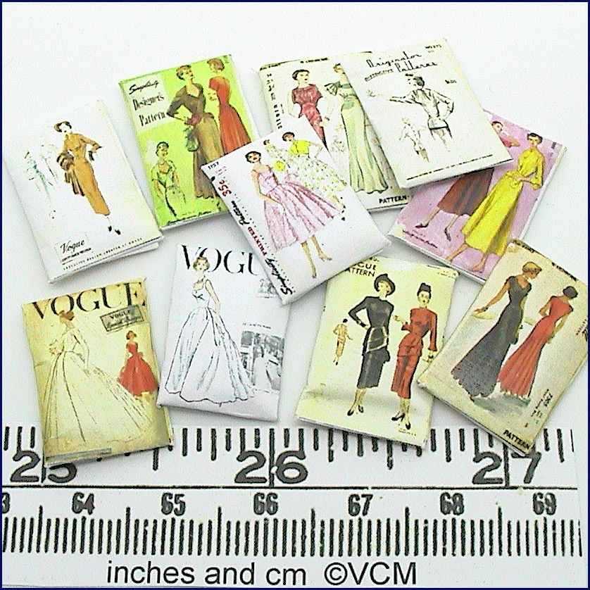Tio förpackningar med klädmönster - från Valerie Claire Miniatures
