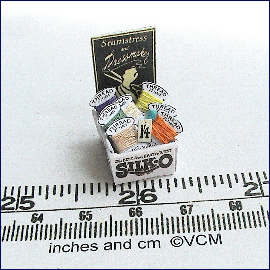 Display med sytråd - från Valerie Claire Miniatures - 3