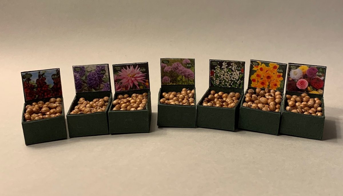 ONE bulb tray- Handmade in UK