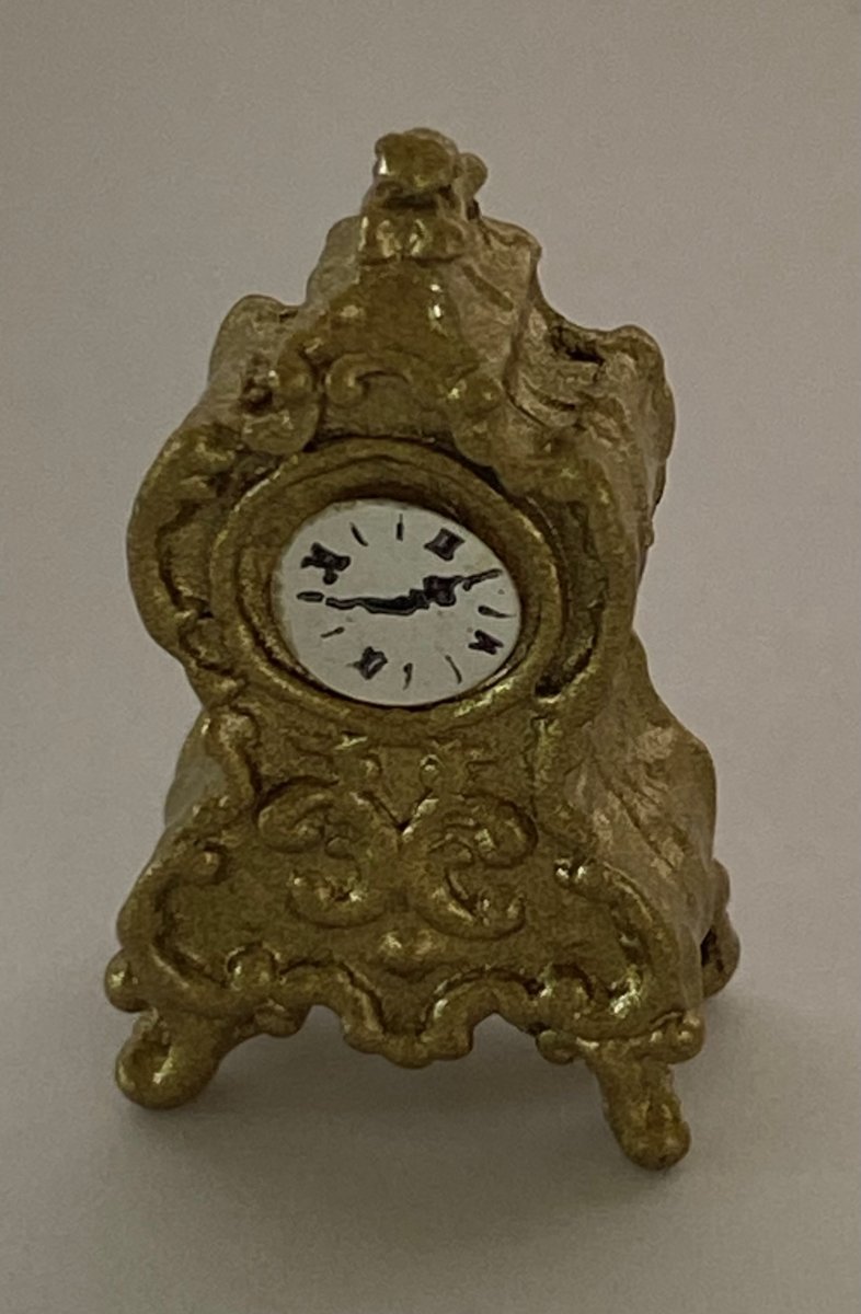 Table clock, gold