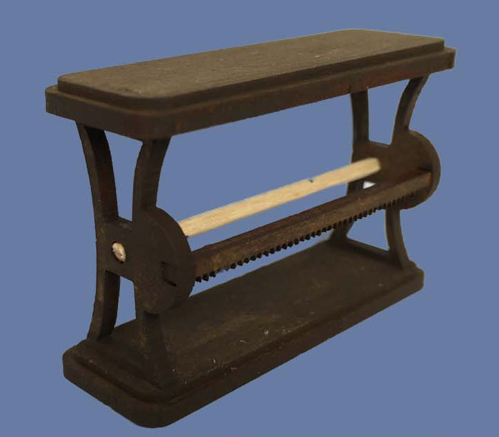 Wrapping paper holder - kit from Iriginals - 2