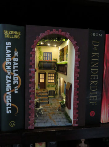 Booknook - byggsats från Melissas Miniatyrer
