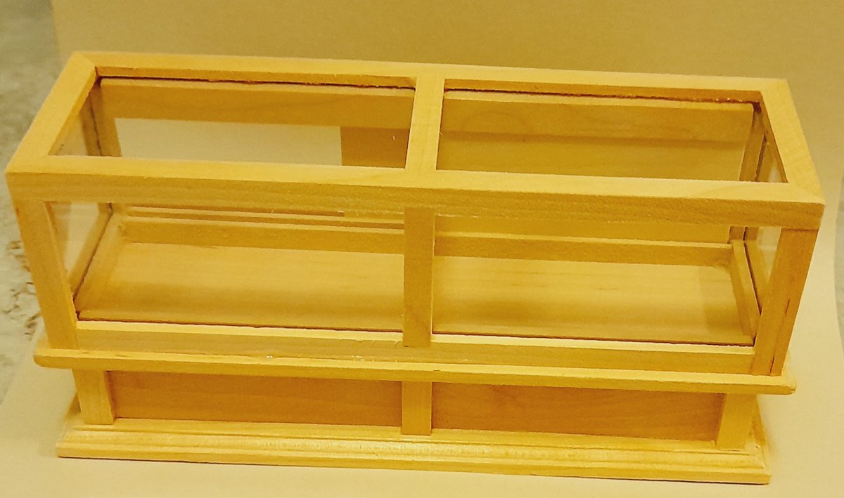 Shopcounter, low, unpainted