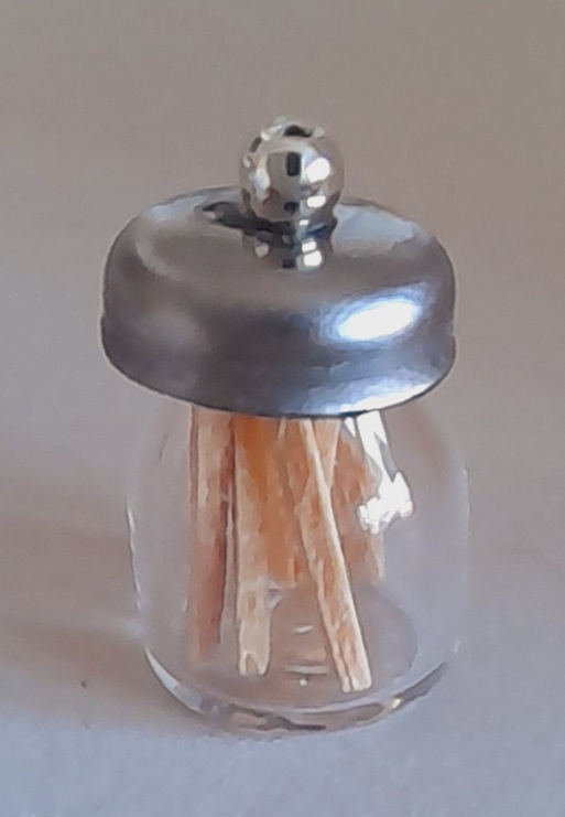 glassjar with spatula
