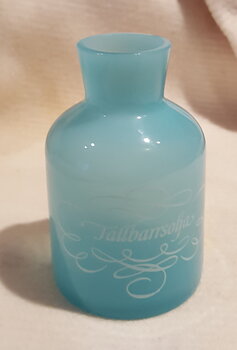 Lindshammar Tallbarr oil turquoise bottle
