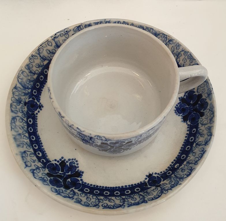 Inga coffecup with saucer  - 3