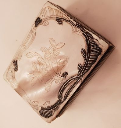 Snusdosa 1700-tal, pärlemor och silver, defekt - 5