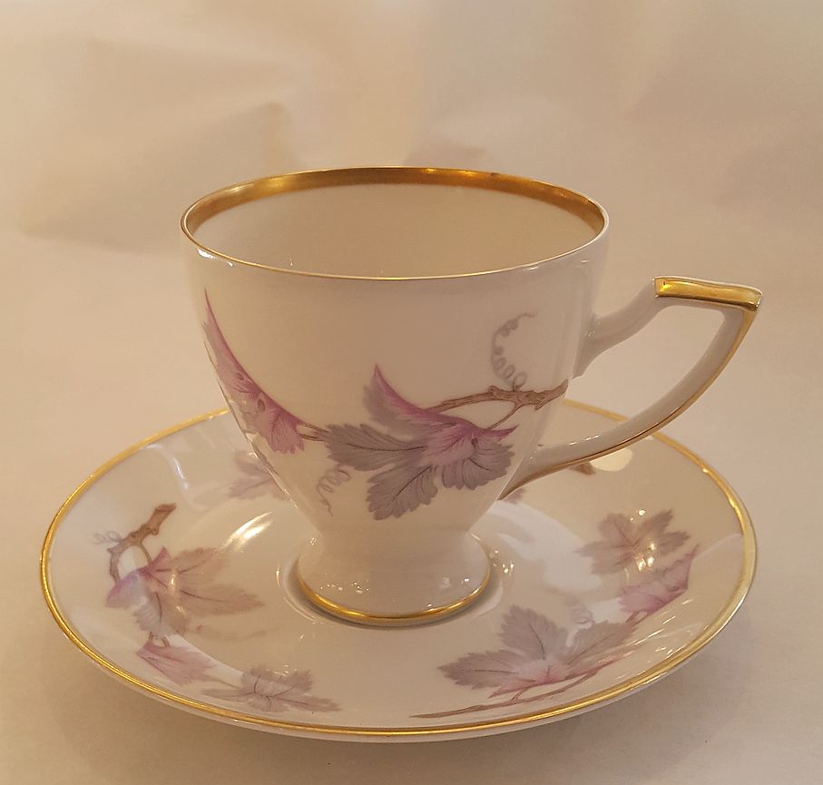 Vinranka coffeecup violet with saucer