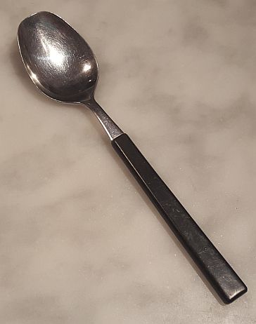 Flat shaft spoon