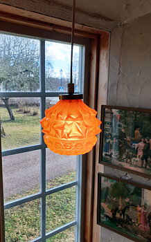 Fönsterlampa orange glas relief 1960-tal