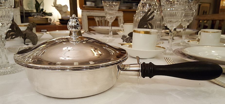 Electroplate serving pan with ebony handle