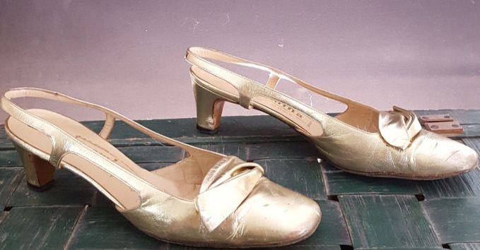 Guldfärgade slingback 1960-tal med rosett strl 36 1/2 - 2