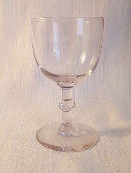 Dessertwineglass pale violet antique