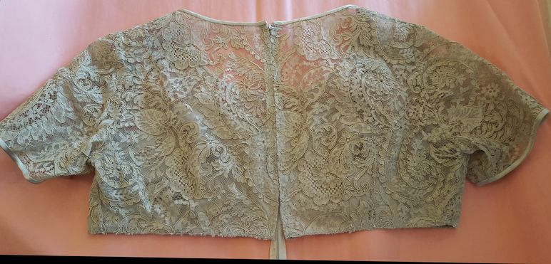 Marthaskolan hand-sewn, silk-edged lace top for dress - 3