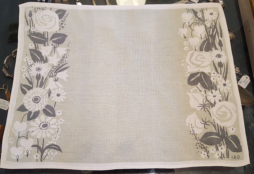 Tray linen flower borders 1950s