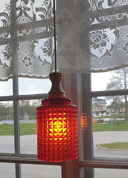 Reijmyre fönsterlampa rött våffelglas  1960-tal