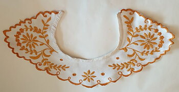 Krage broderad 1910-20-tal