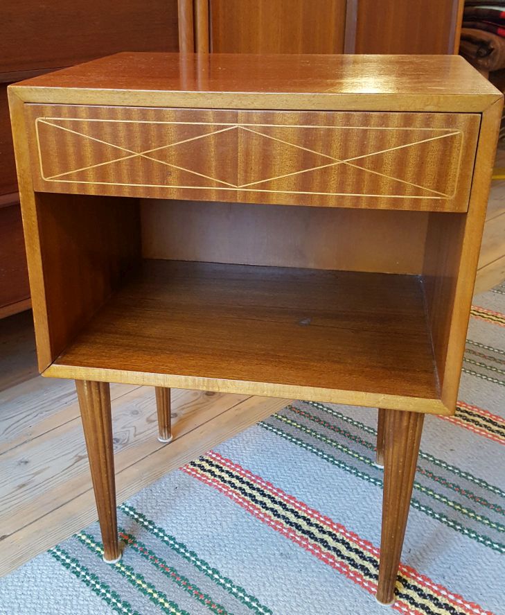 Sängbord mahogny 1950-tal