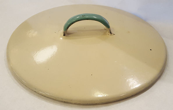Enamelled lid yellow and green
