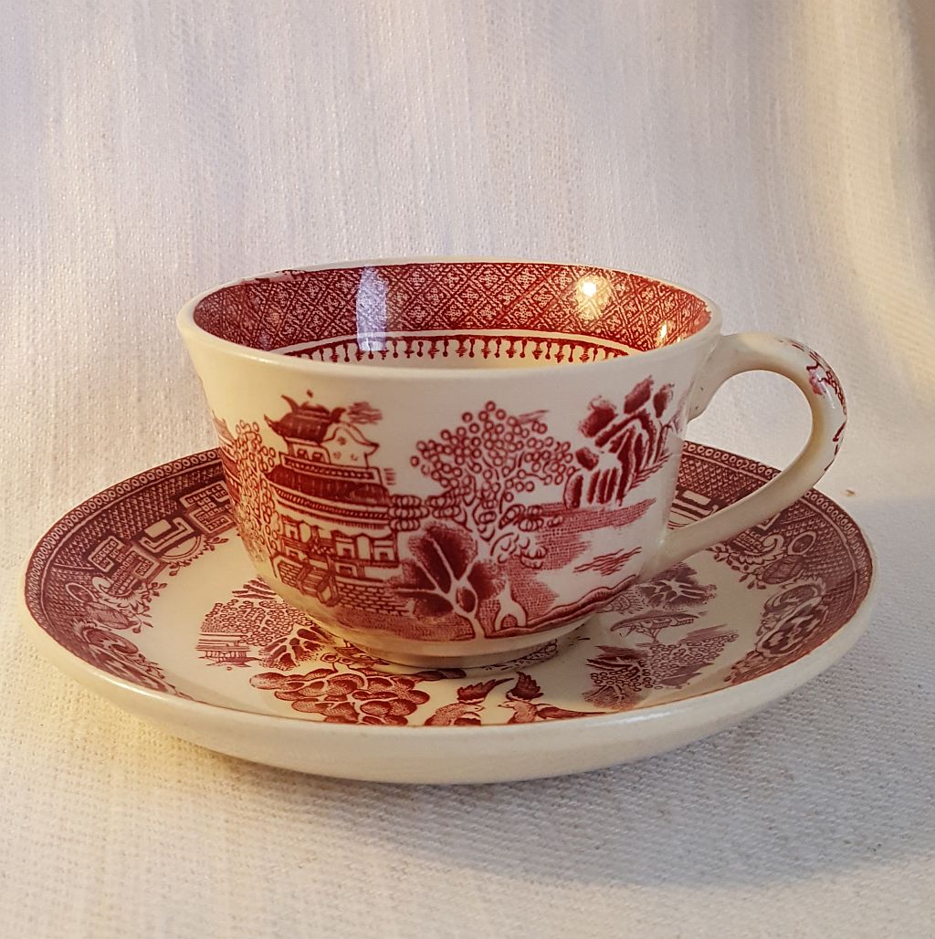 Willow red coffee cup