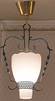 Taklampa 1950-tal blåmålat  järnsmide vitt glas