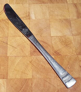 Kryssbård kniv