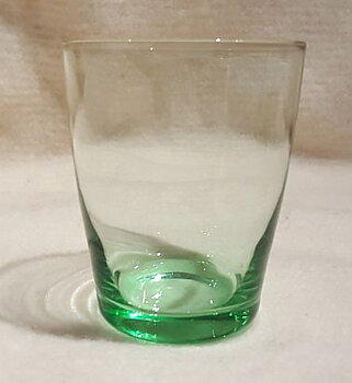 Grönt selterglas 1950-tal