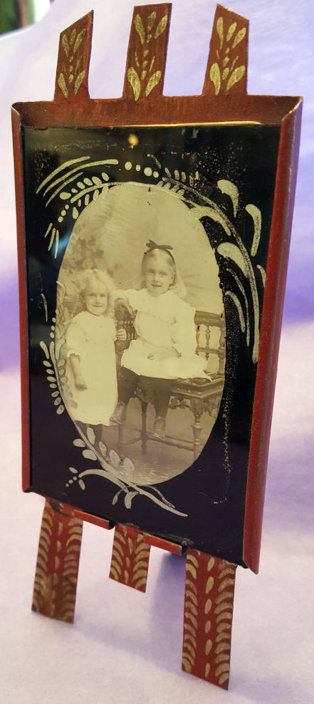 Photo frame painted tin and glass - 2