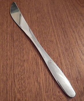Savonia sandwich knife