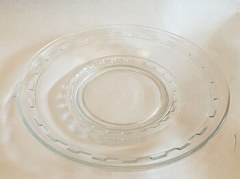 Elme cake plate, honeycoloured